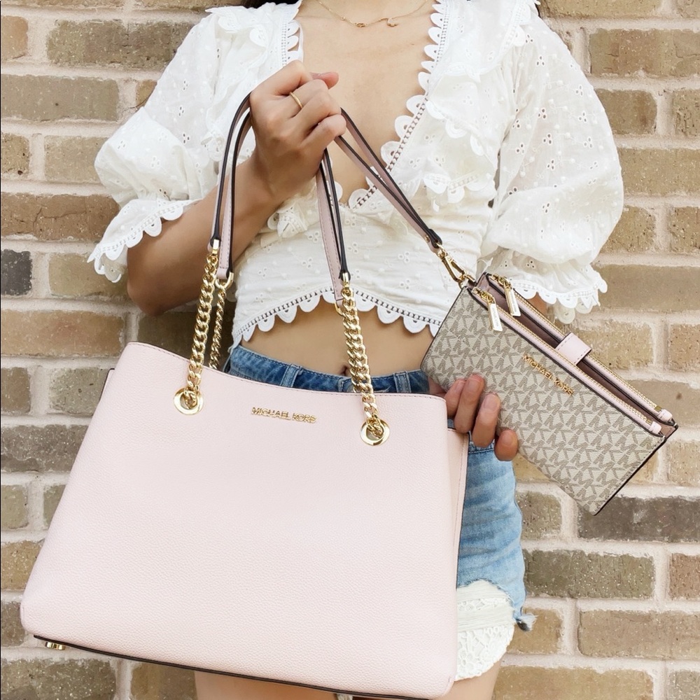 Bundle💕Michael Kor Signature Tote &Wristlet SET - Picture 3 of 12
